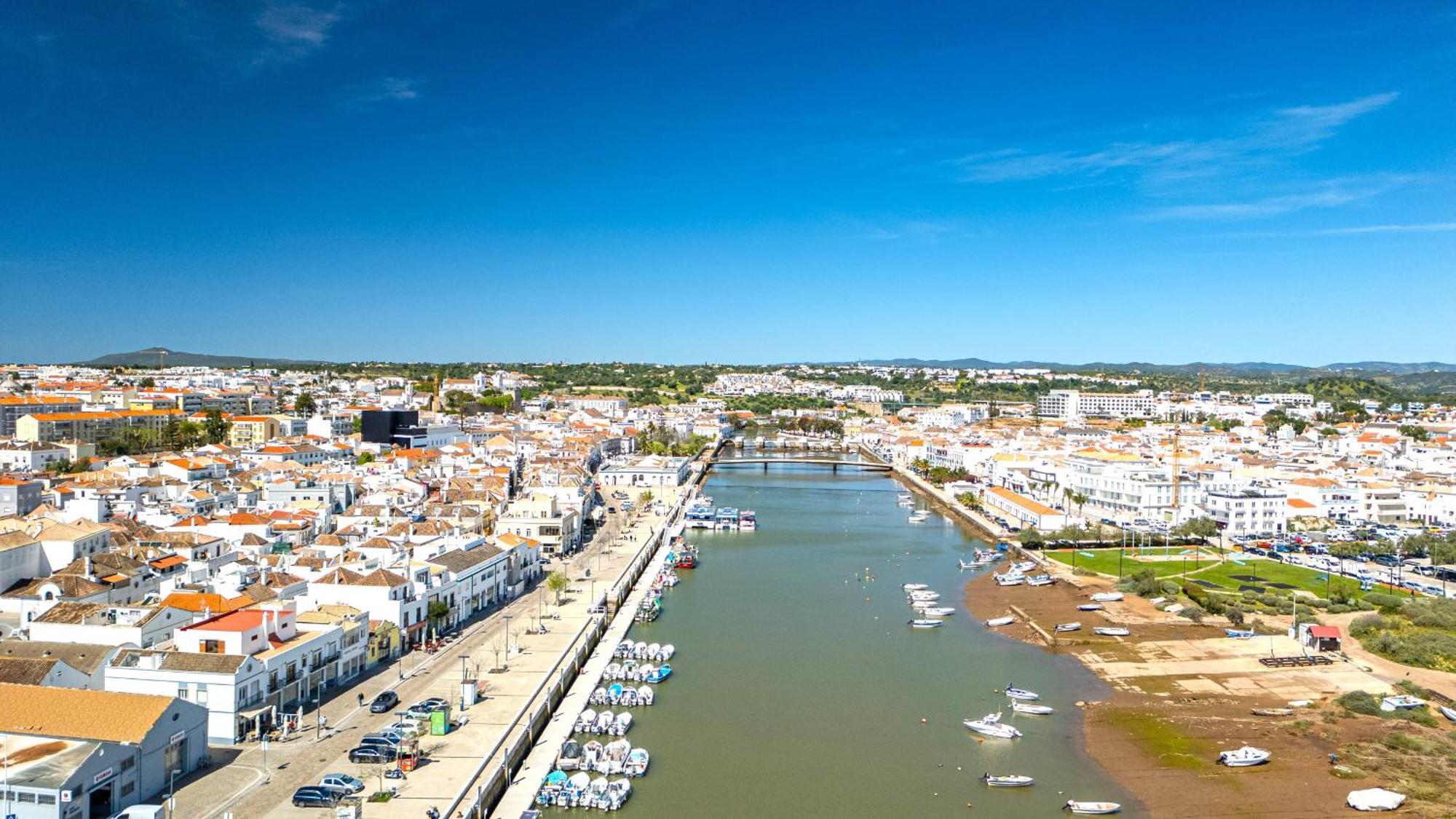 Villa Beautiful Town Centre Townhouse With Shared Pool Tavira Exterior foto
