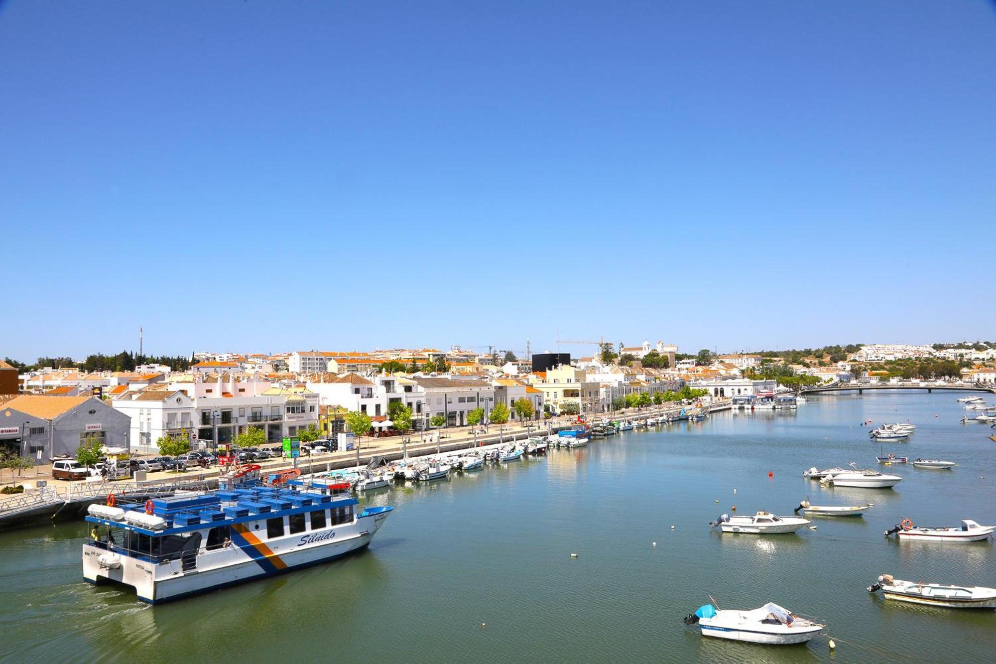 Villa Beautiful Town Centre Townhouse With Shared Pool Tavira Exterior foto