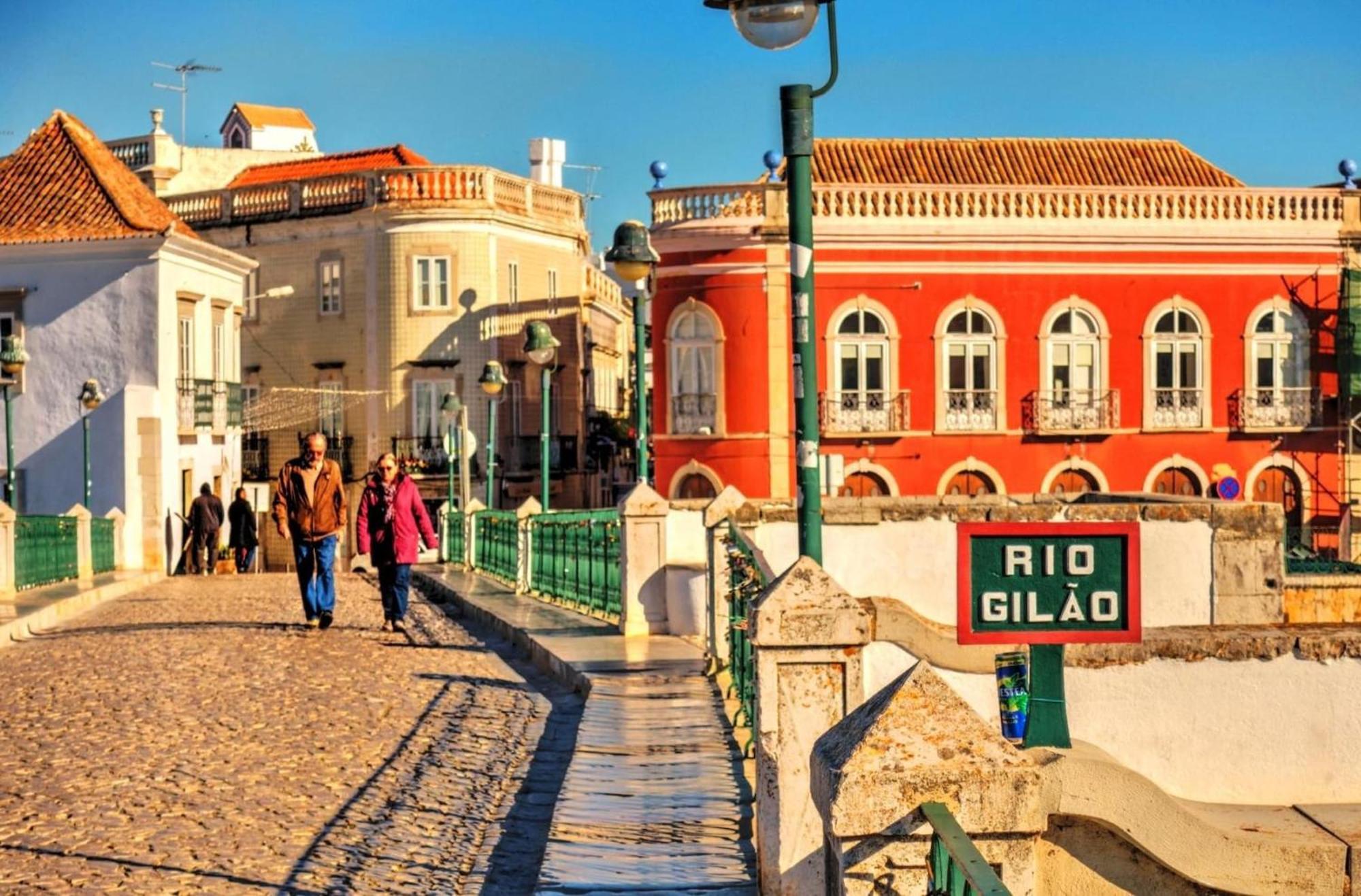 Villa Beautiful Town Centre Townhouse With Shared Pool Tavira Exterior foto